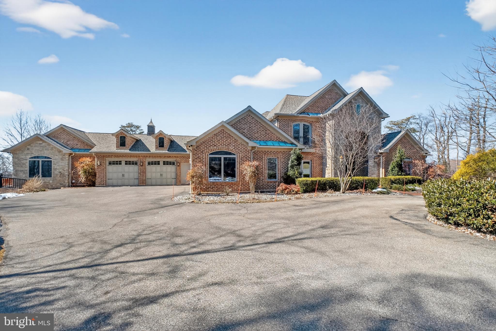 4803 SMOKEY COURT
