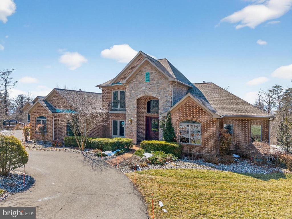 4803 SMOKEY COURT