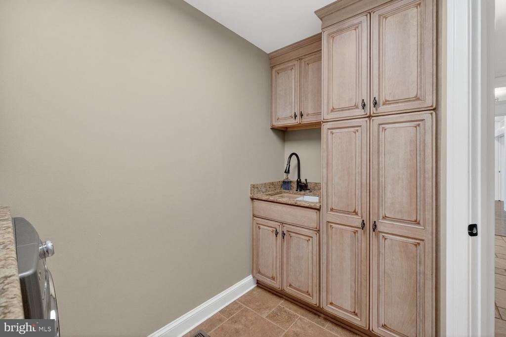 4803 SMOKEY COURT