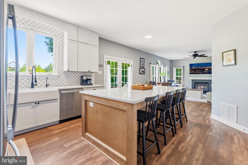 8494 DEVON LANE