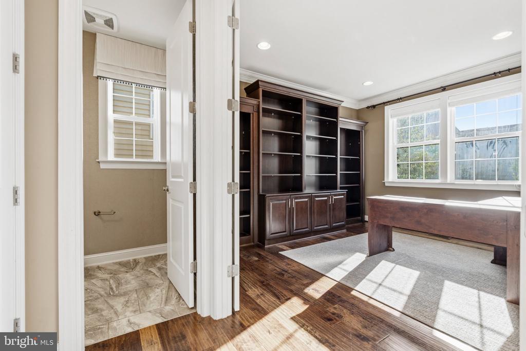 731 HOLDEN ROAD