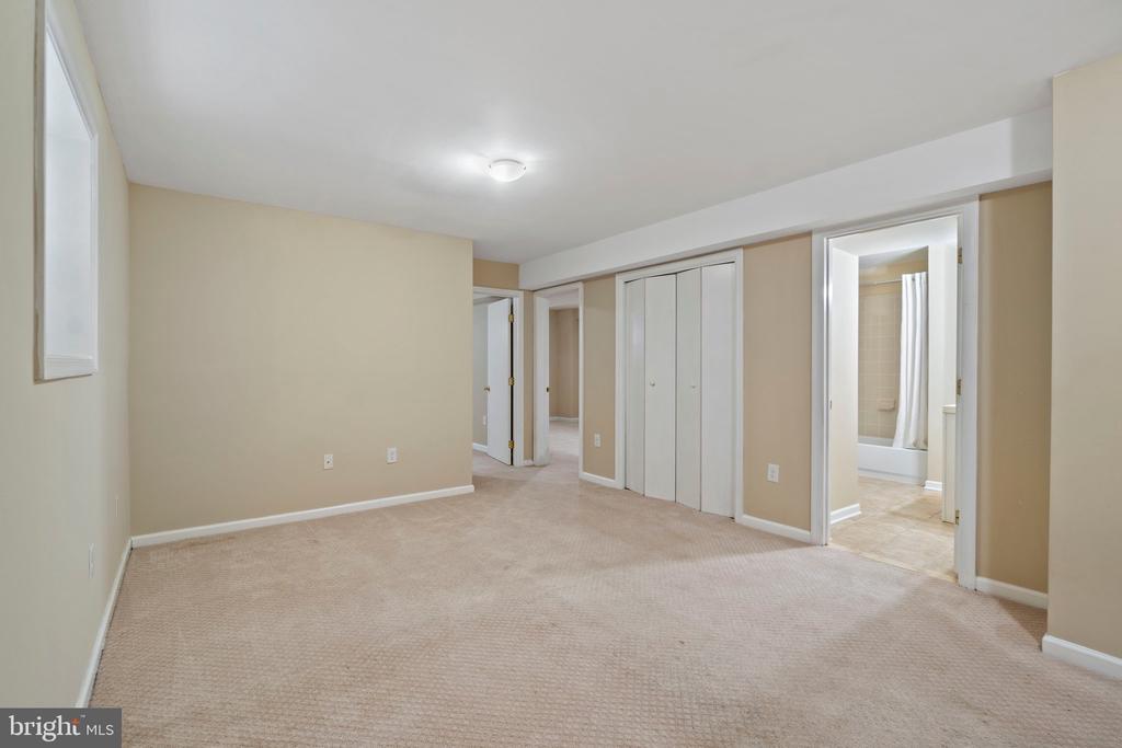 5 Redbud Ct