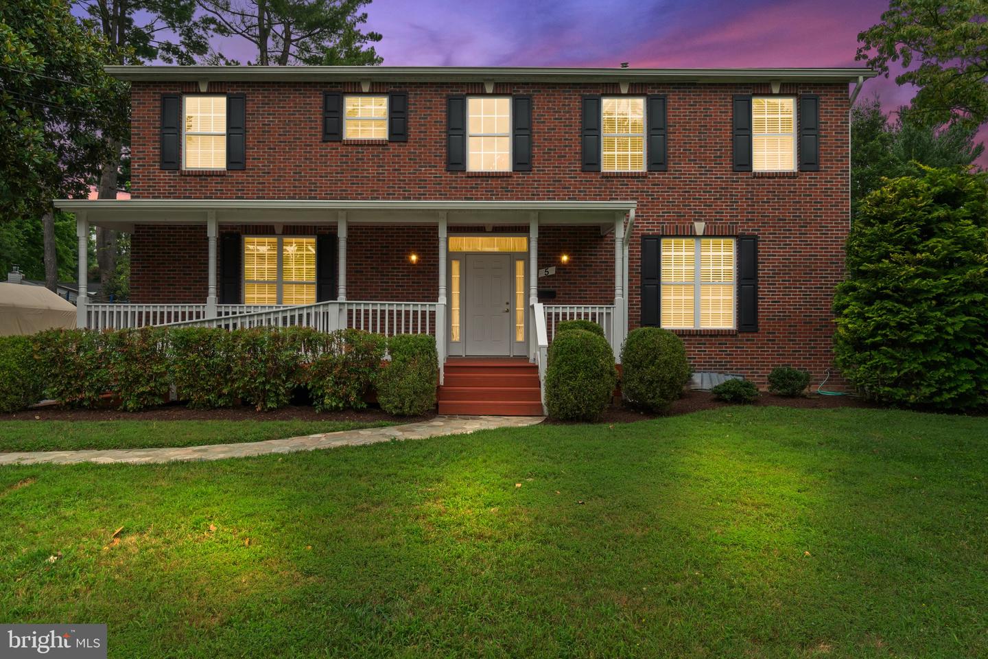 5 Redbud Ct