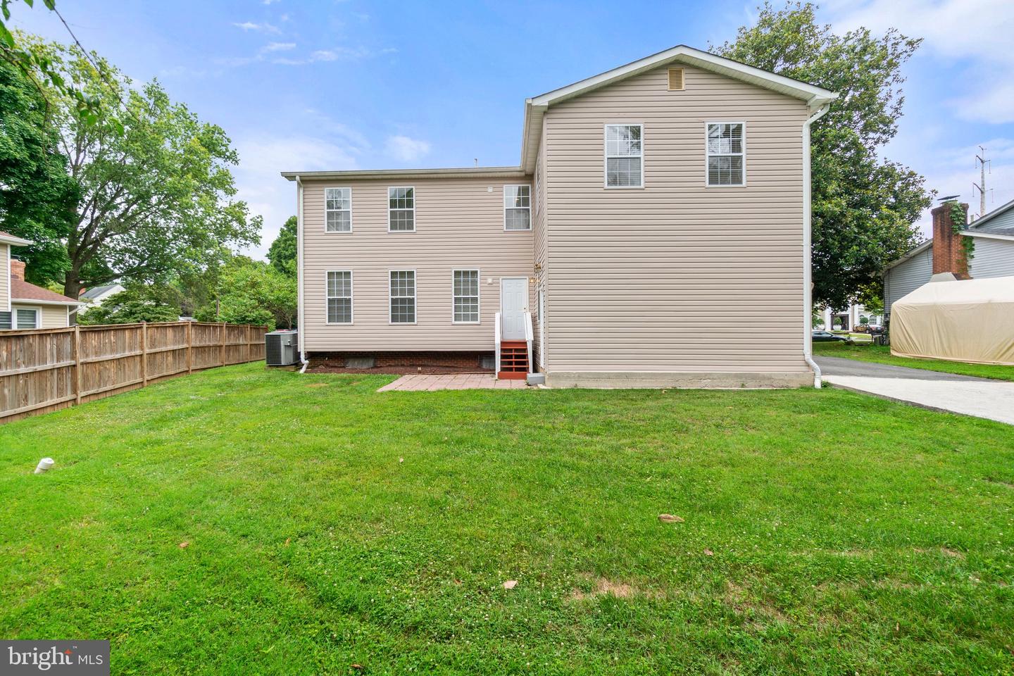5 Redbud Ct