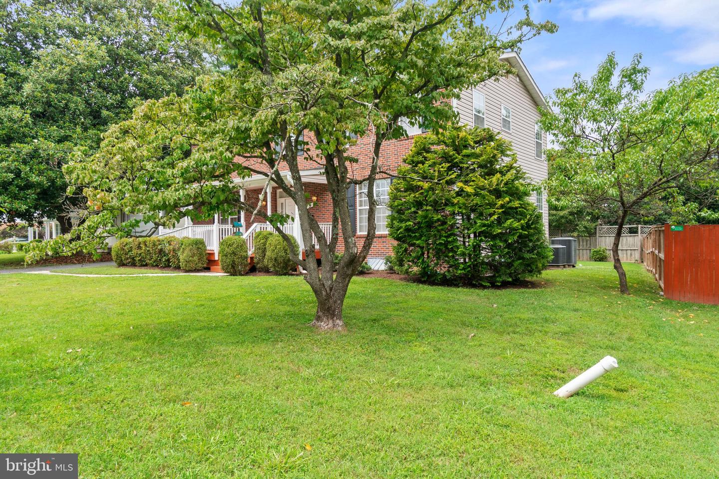 5 Redbud Ct