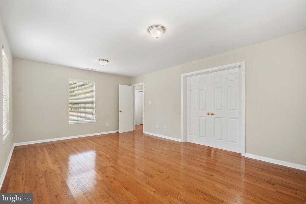 5 Redbud Ct