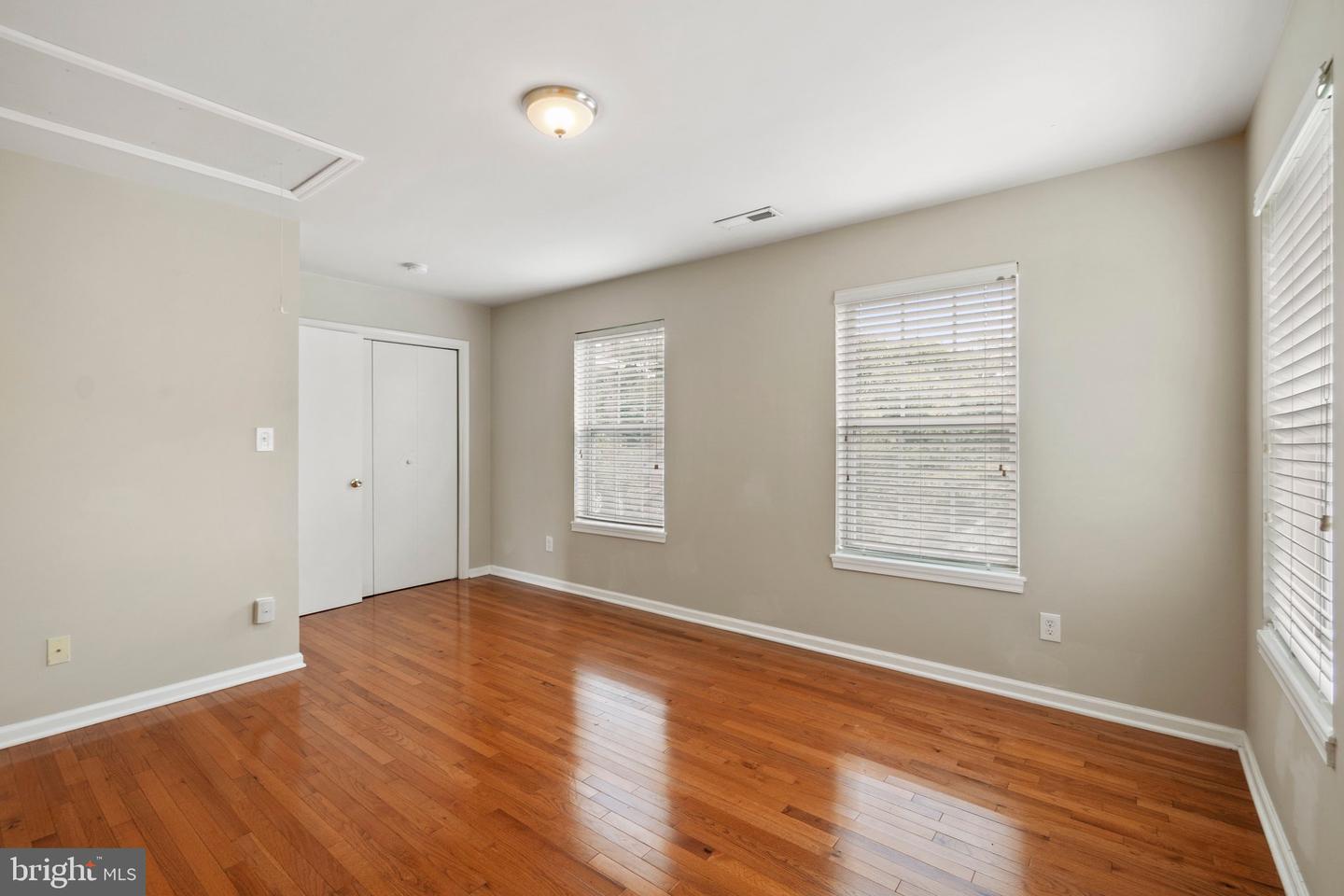 5 Redbud Ct