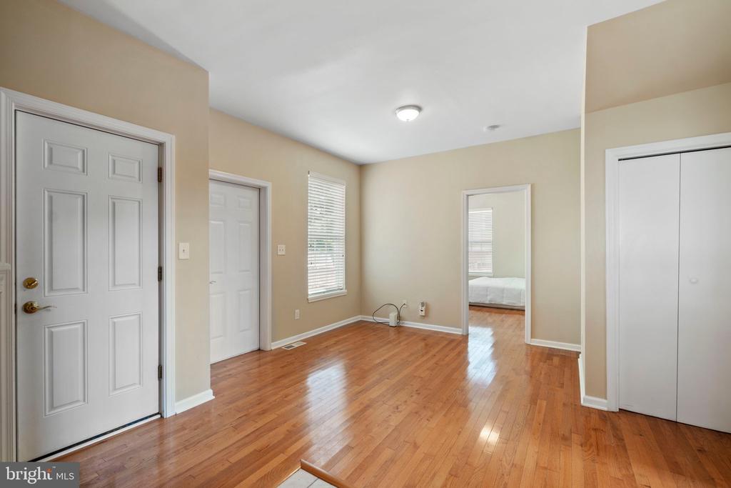 5 Redbud Ct