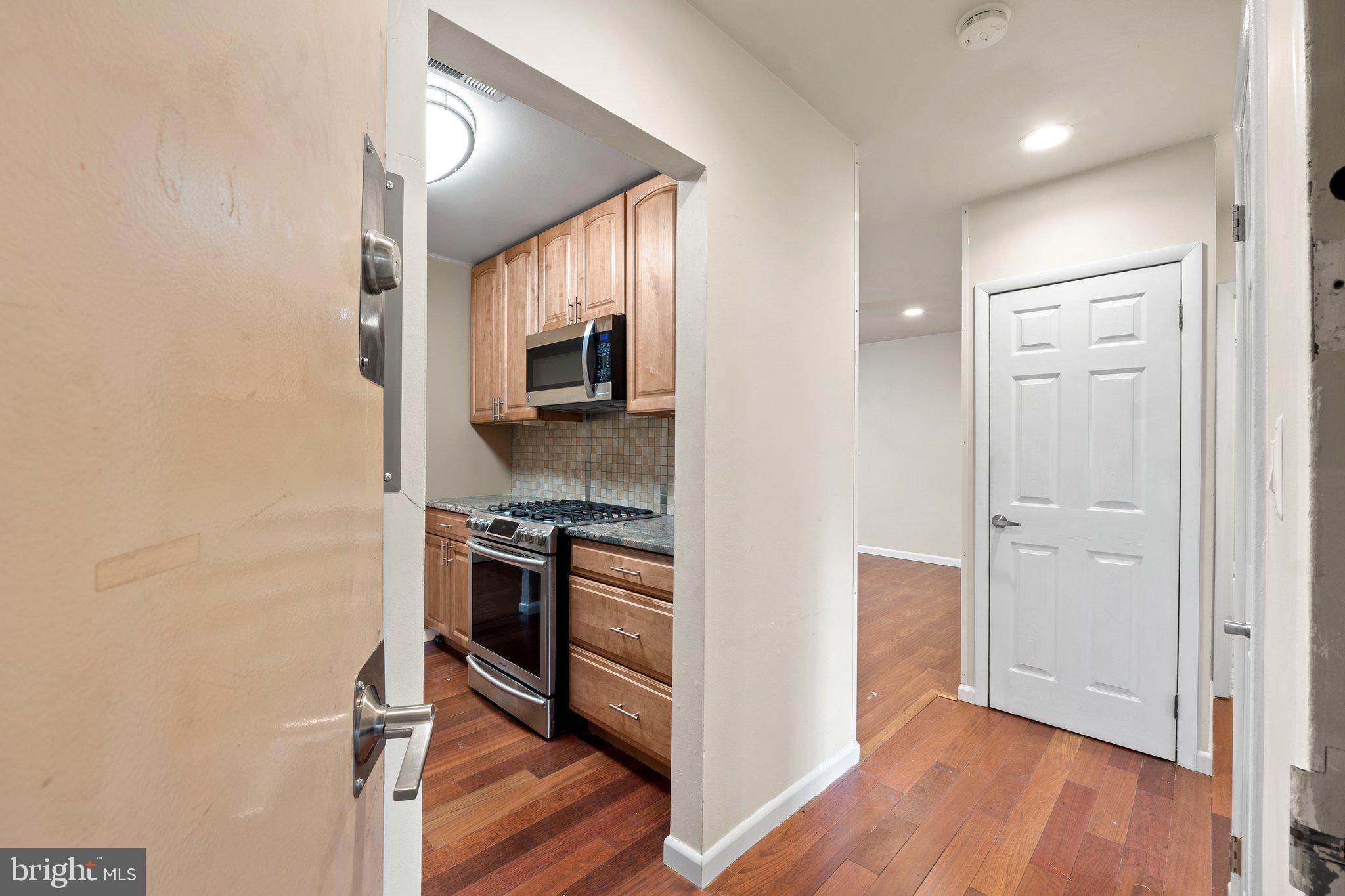3382 HEWITT AVE #302