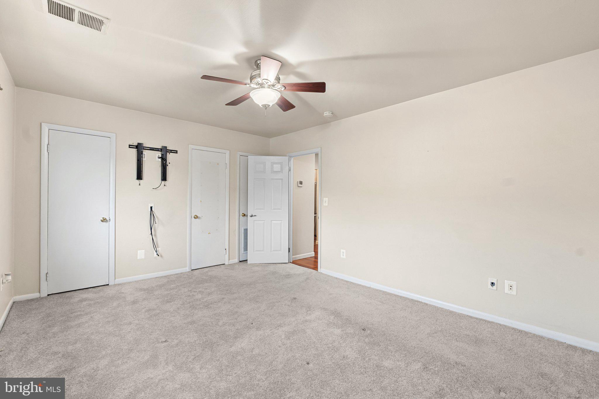 3382 HEWITT AVE #302