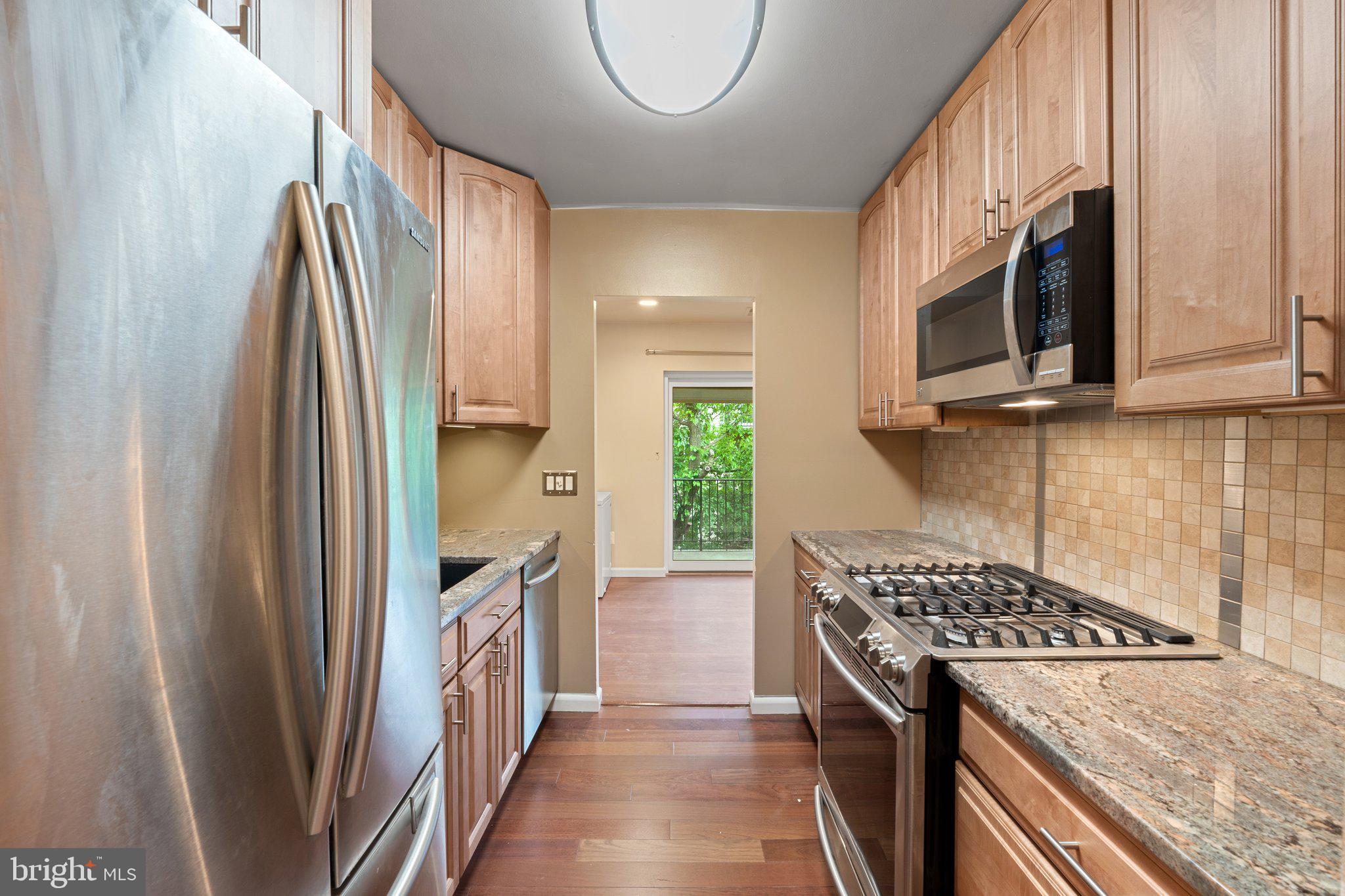 3382 HEWITT AVE #302