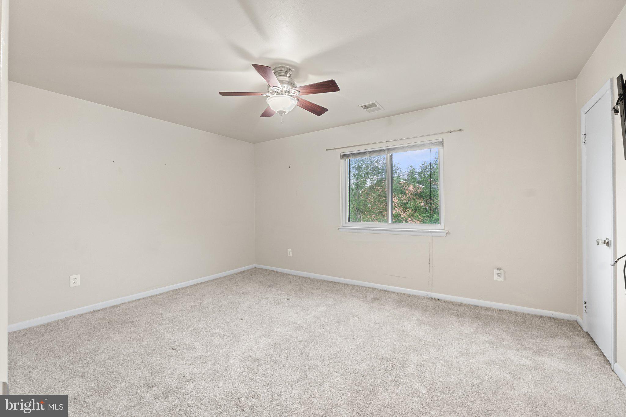 3382 HEWITT AVE #302