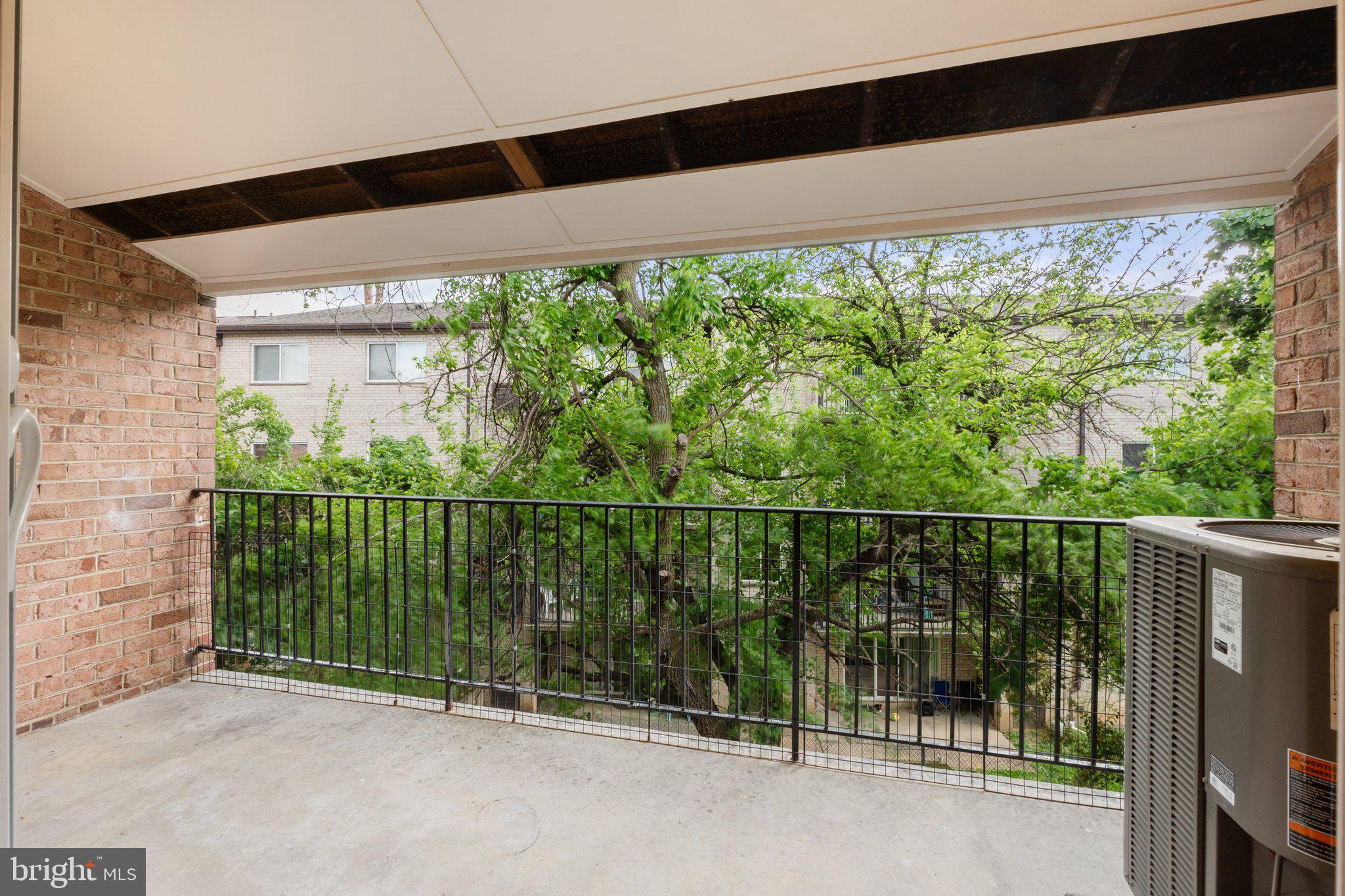 3382 HEWITT AVE #302