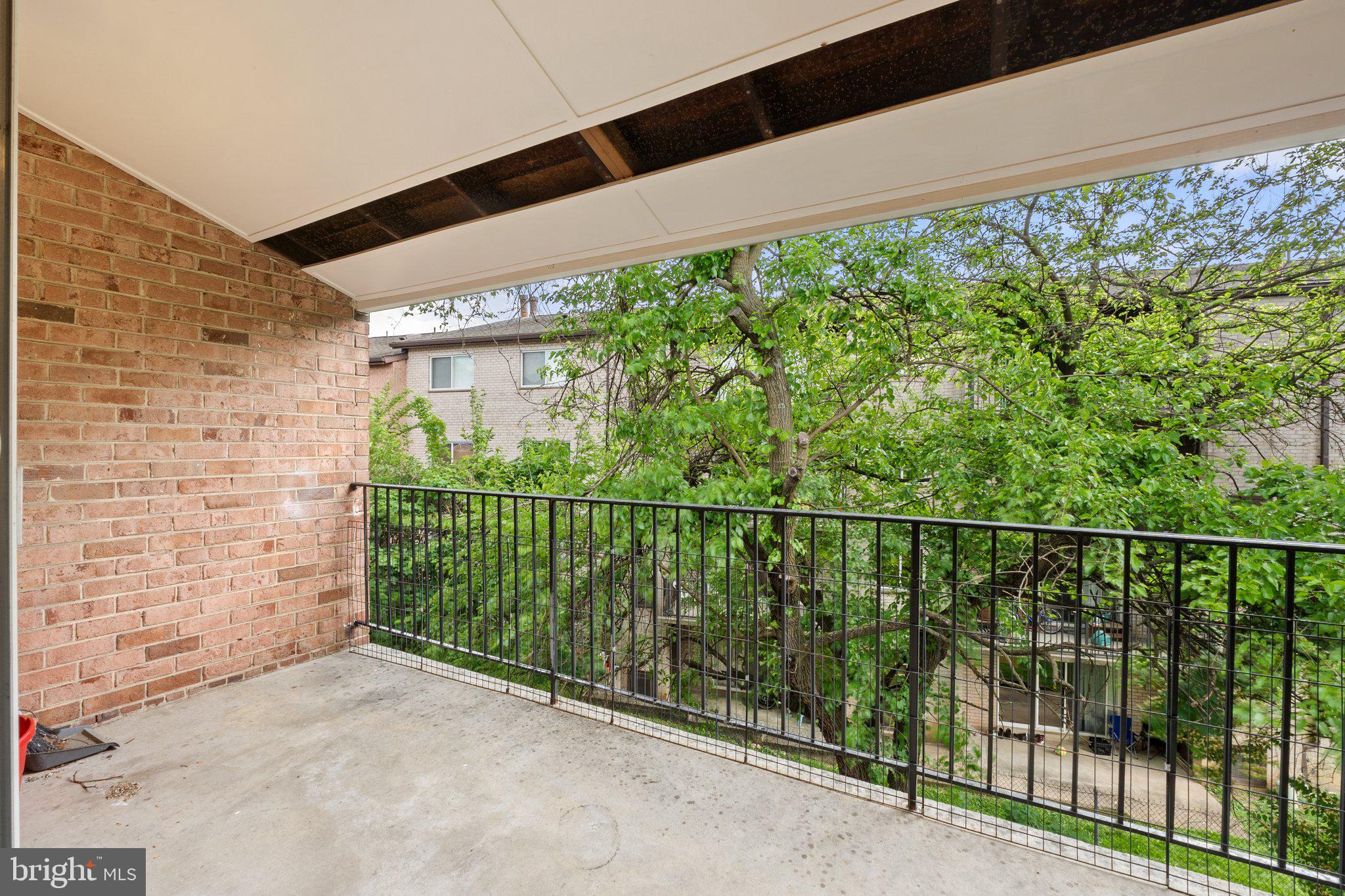 3382 HEWITT AVE #302