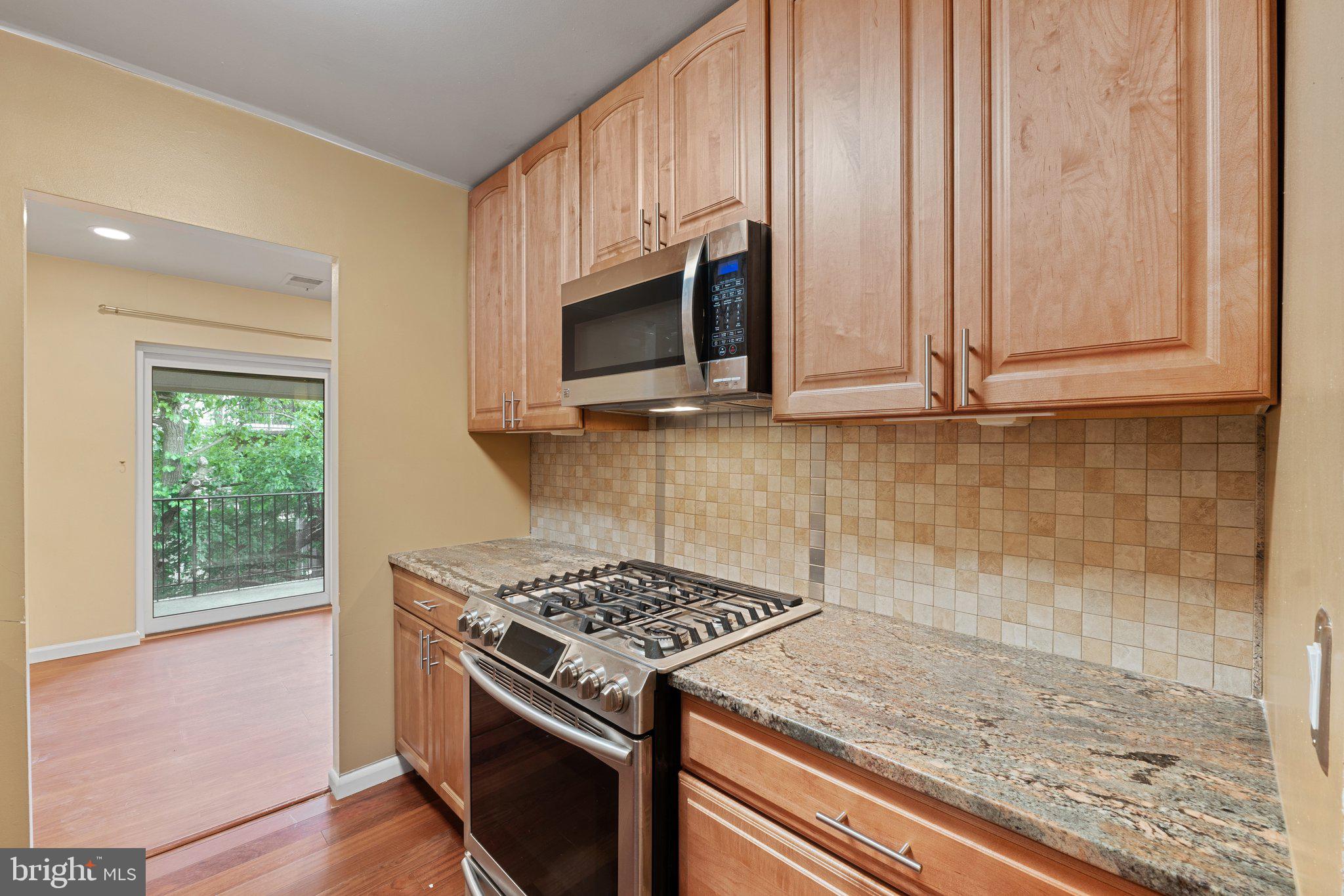 3382 HEWITT AVE #302