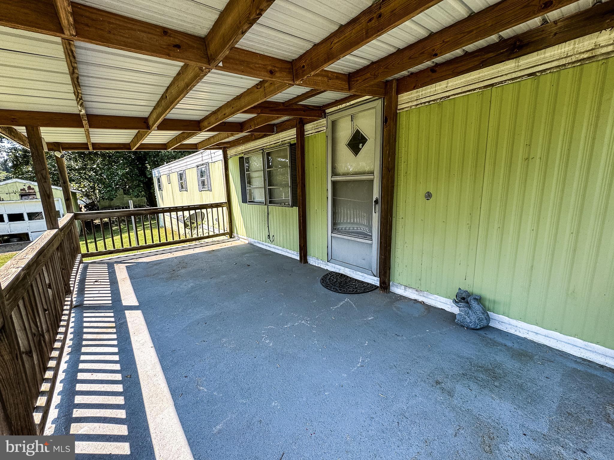 18047 Pleasantville Rd