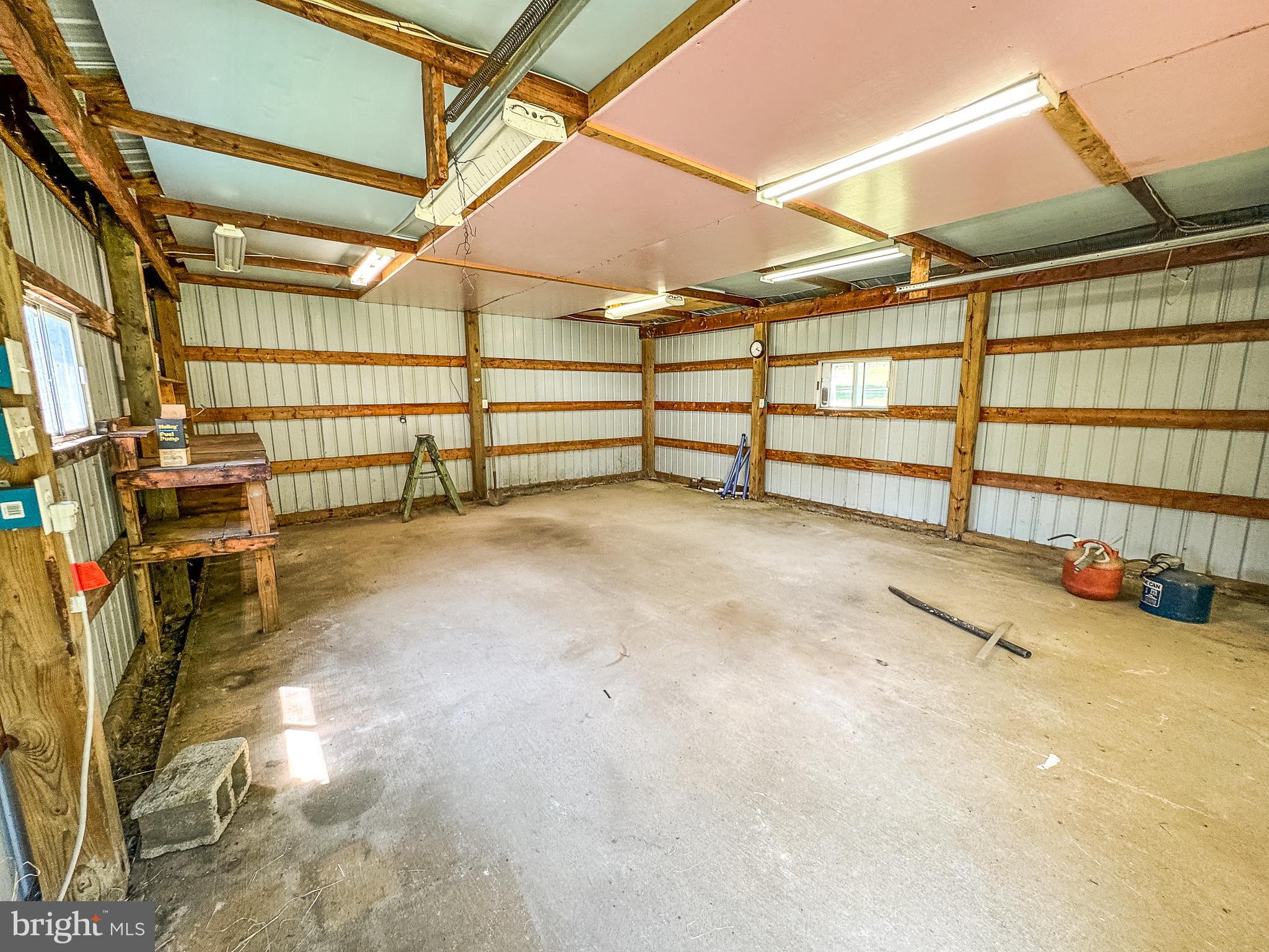 18047 Pleasantville Rd