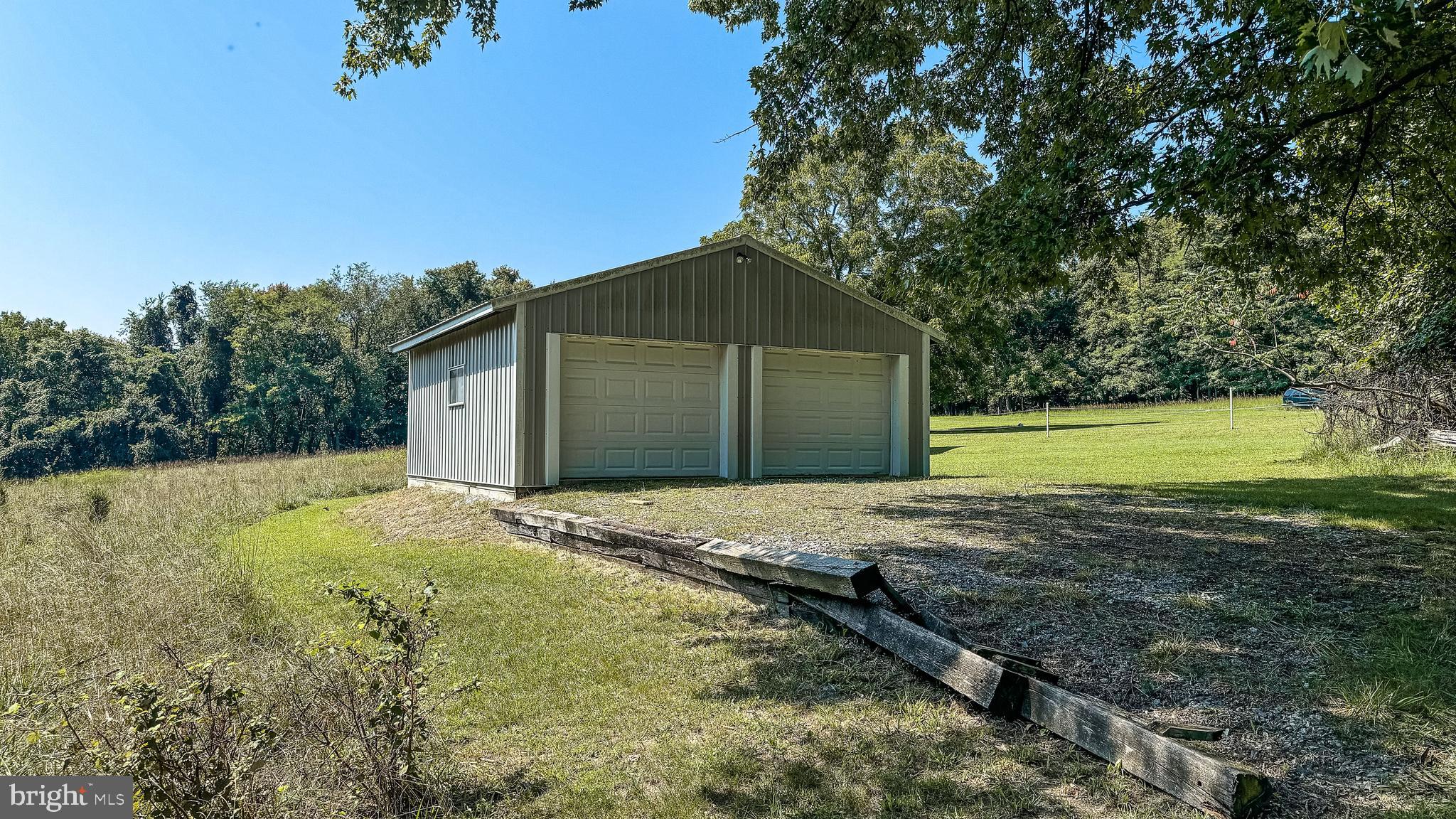 18047 Pleasantville Rd