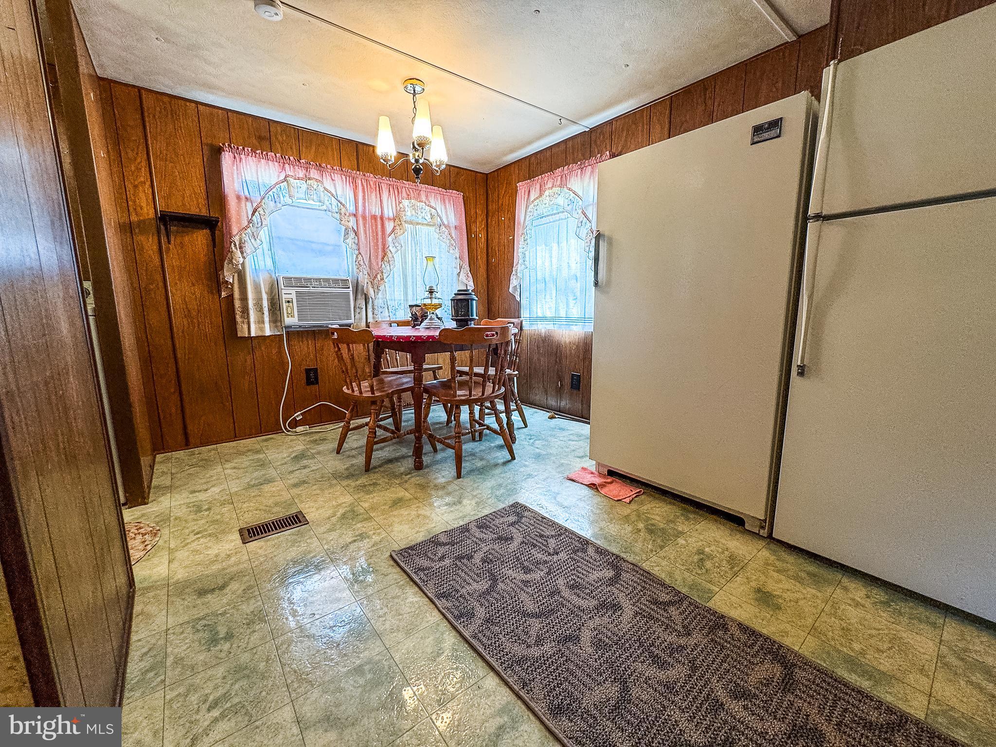 18047 Pleasantville Rd