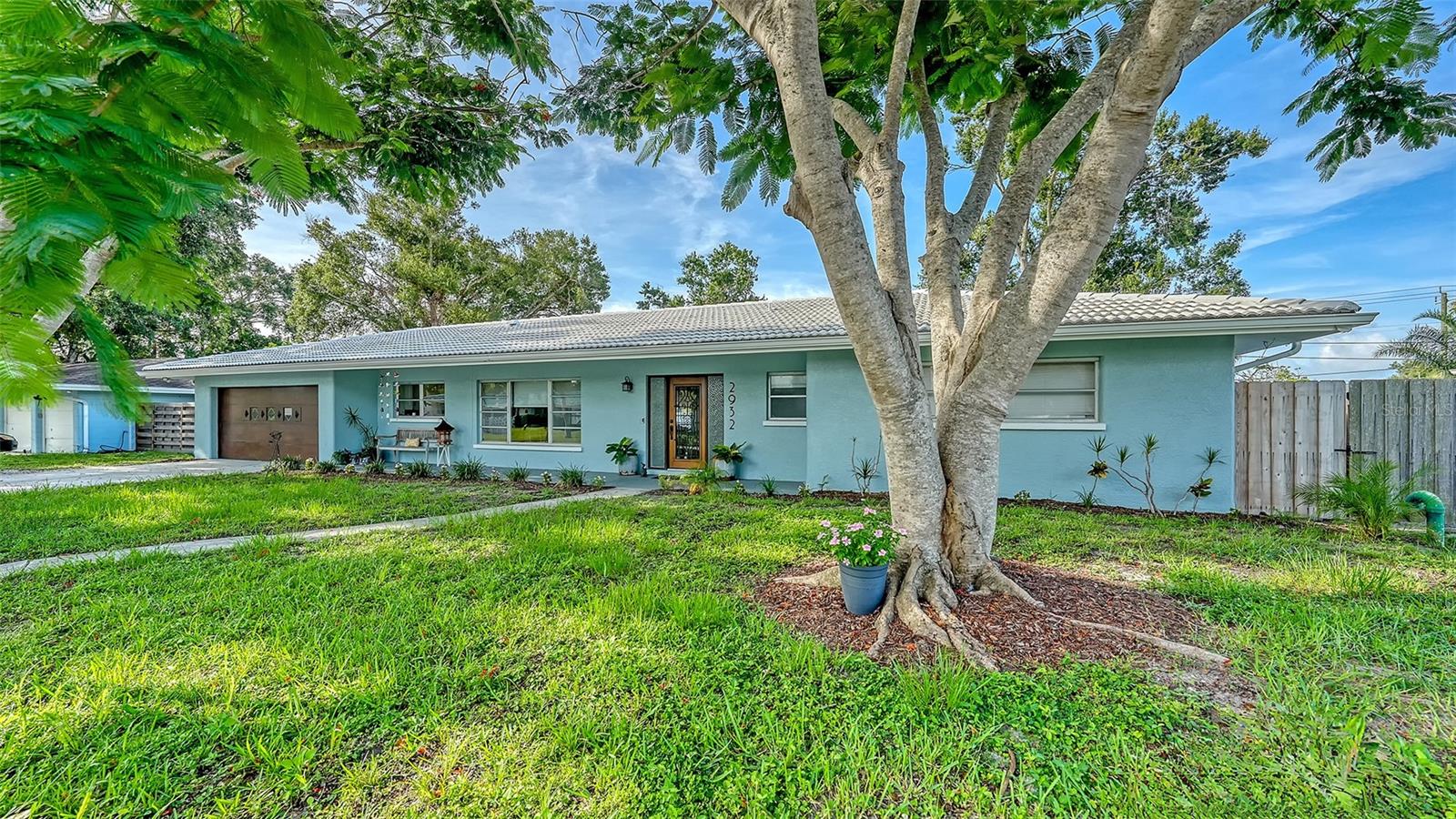 2932 UPPER TANGELO DR