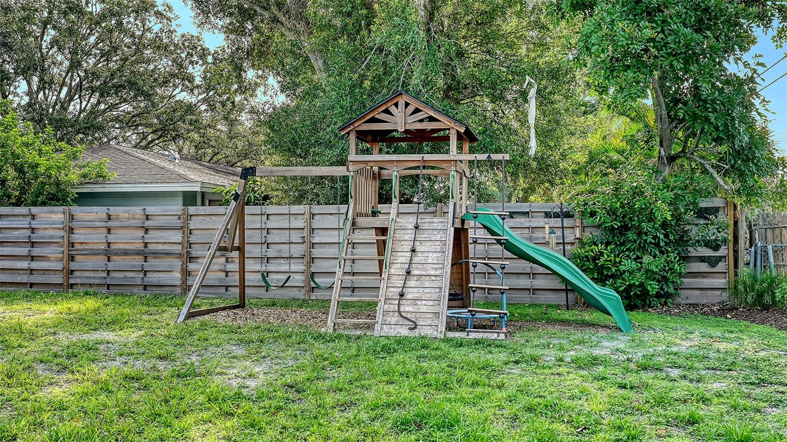 2932 UPPER TANGELO DR