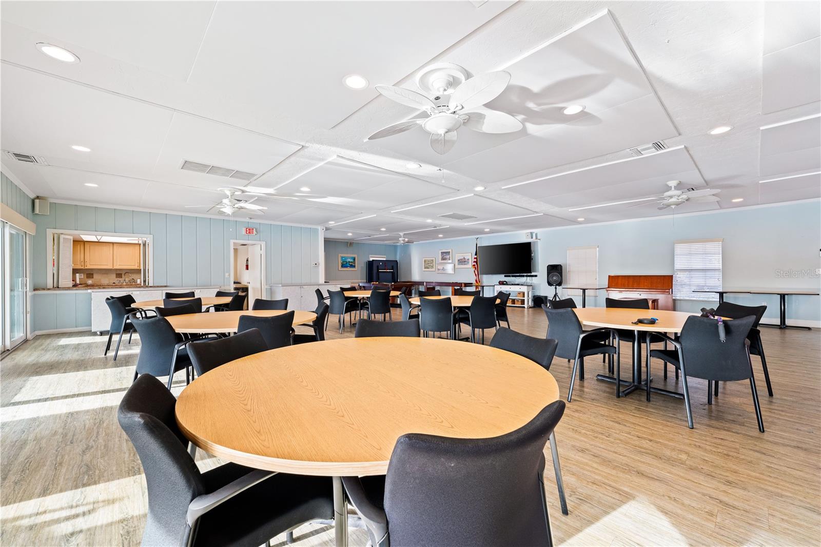 2419 RIVERBLUFF PKWY #V233