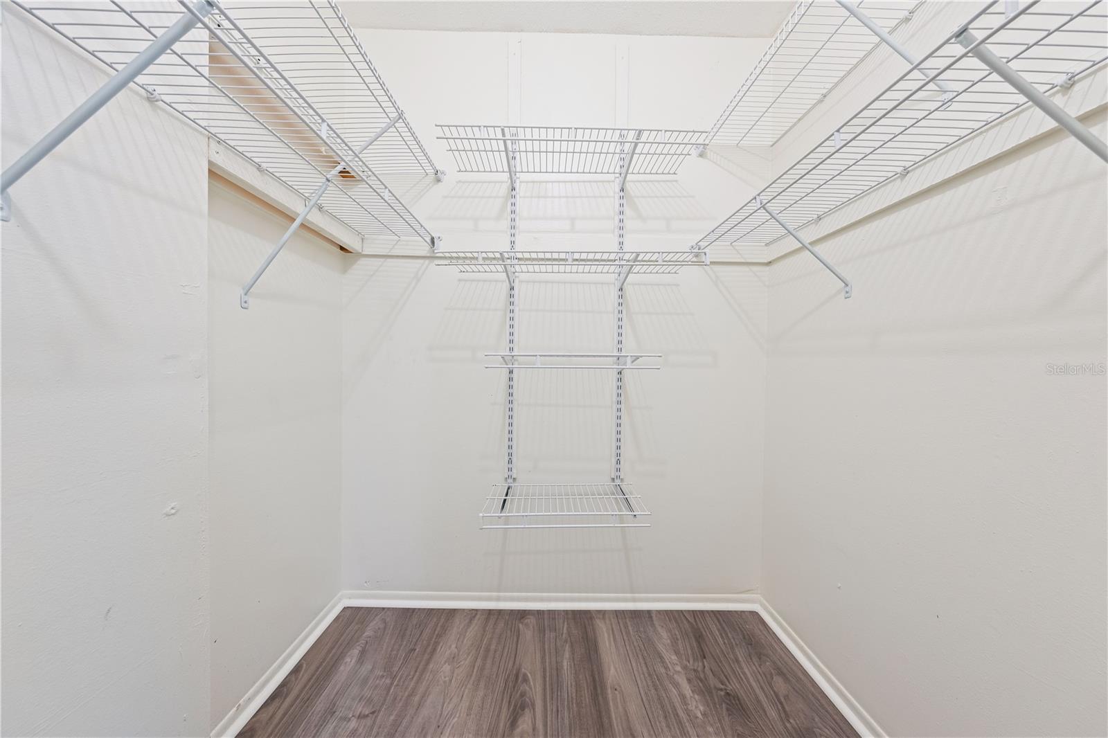 2419 RIVERBLUFF PKWY #V233