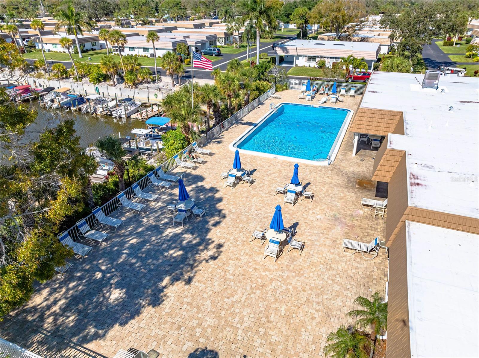 2419 RIVERBLUFF PKWY #V233