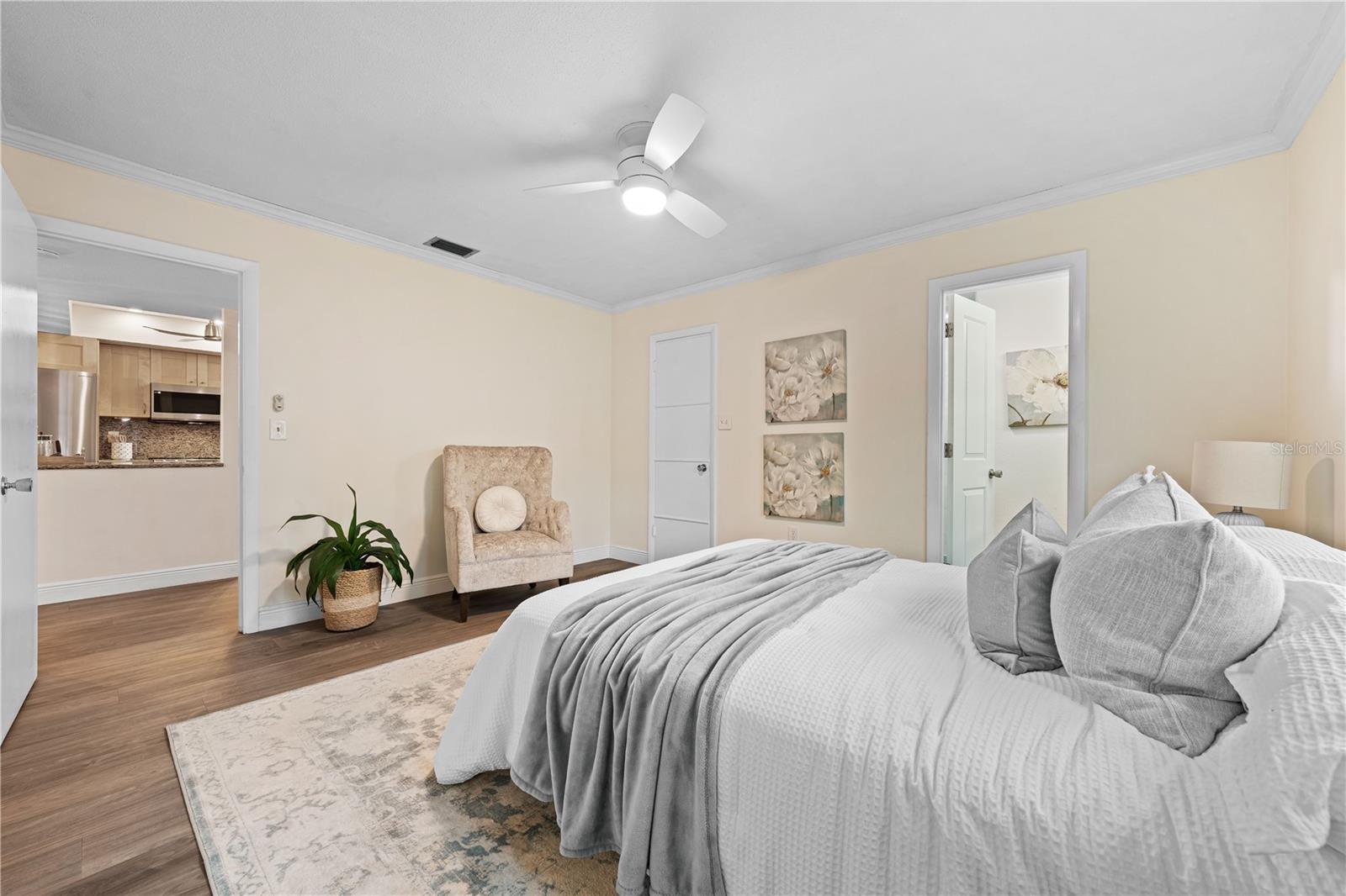 2419 RIVERBLUFF PKWY #V233