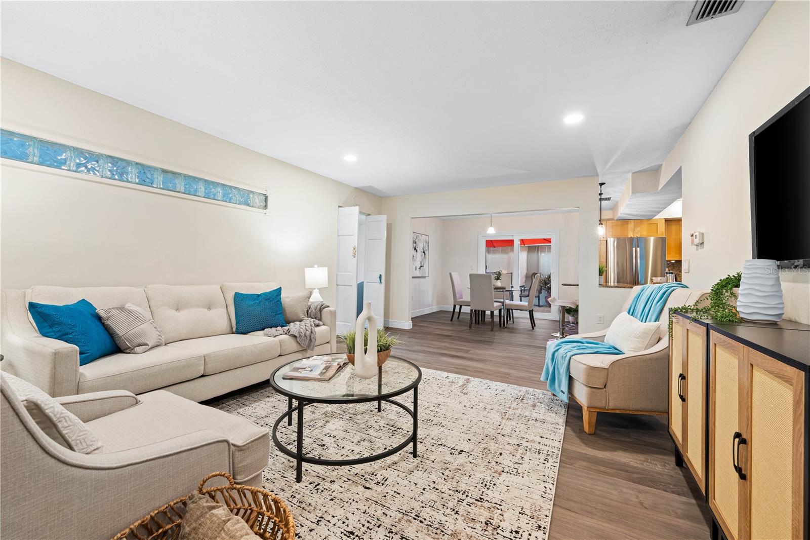 2419 RIVERBLUFF PKWY #V233