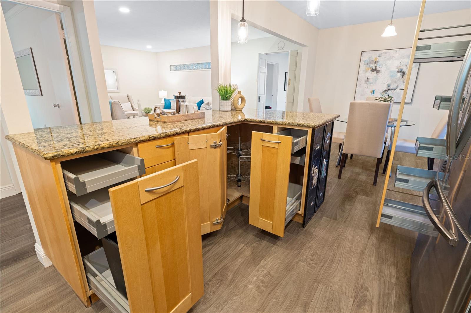 2419 RIVERBLUFF PKWY #V233