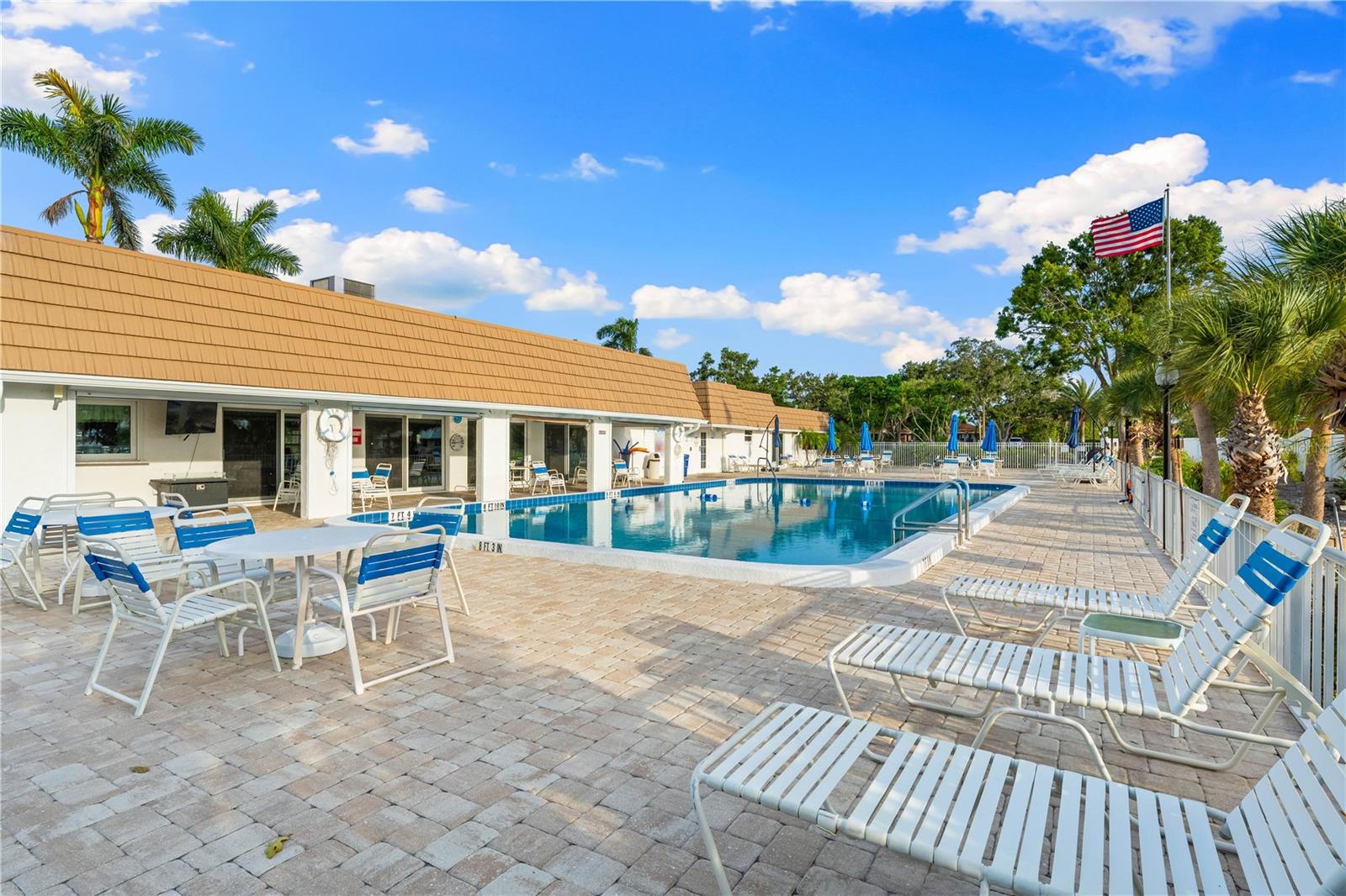 2419 RIVERBLUFF PKWY #V233