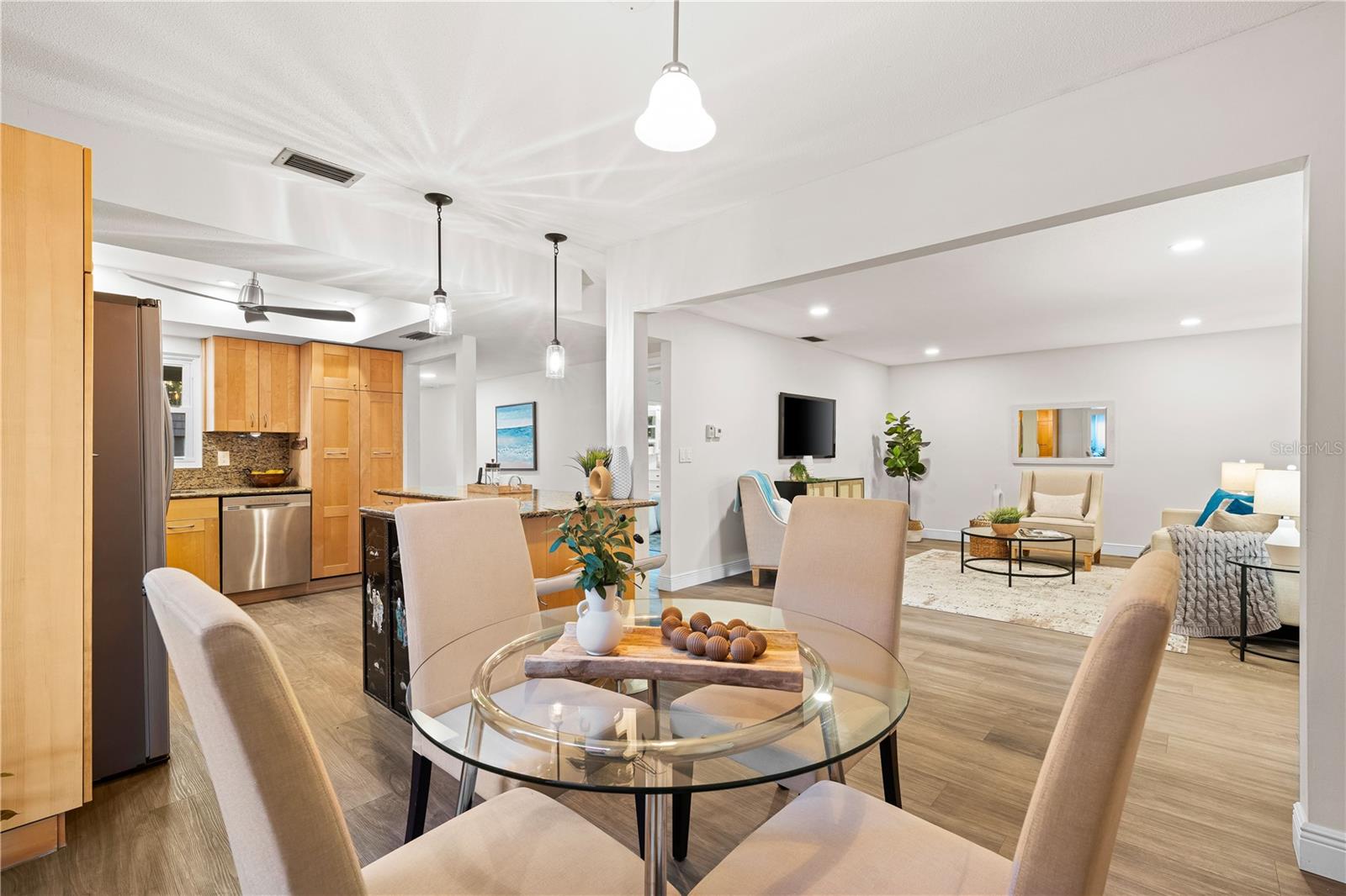 2419 RIVERBLUFF PKWY #V233