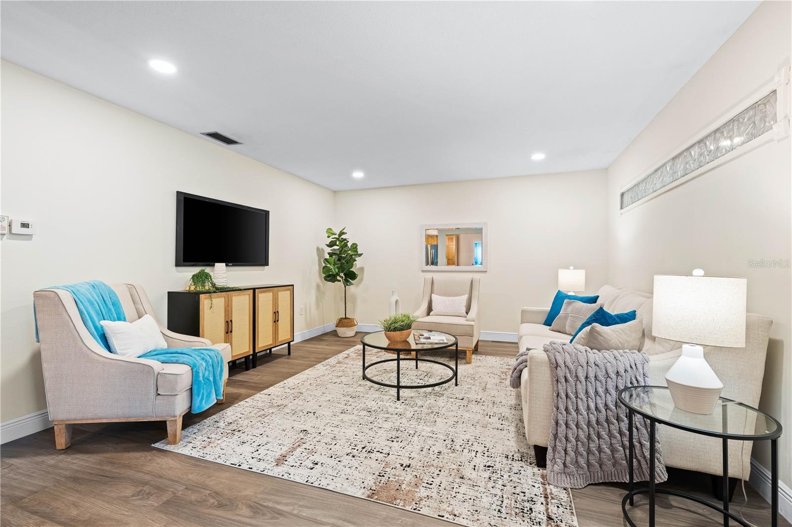 2419 RIVERBLUFF PKWY #V233