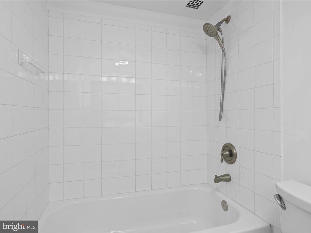 205 YOAKUM PARKWAY 301