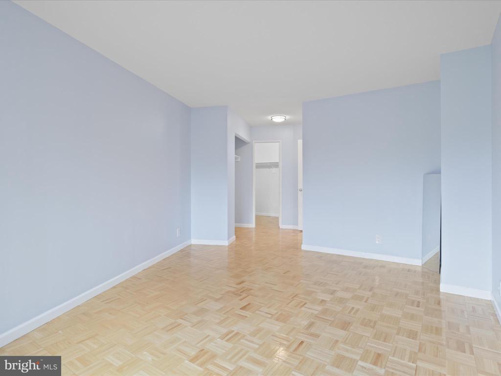 205 YOAKUM PARKWAY 301
