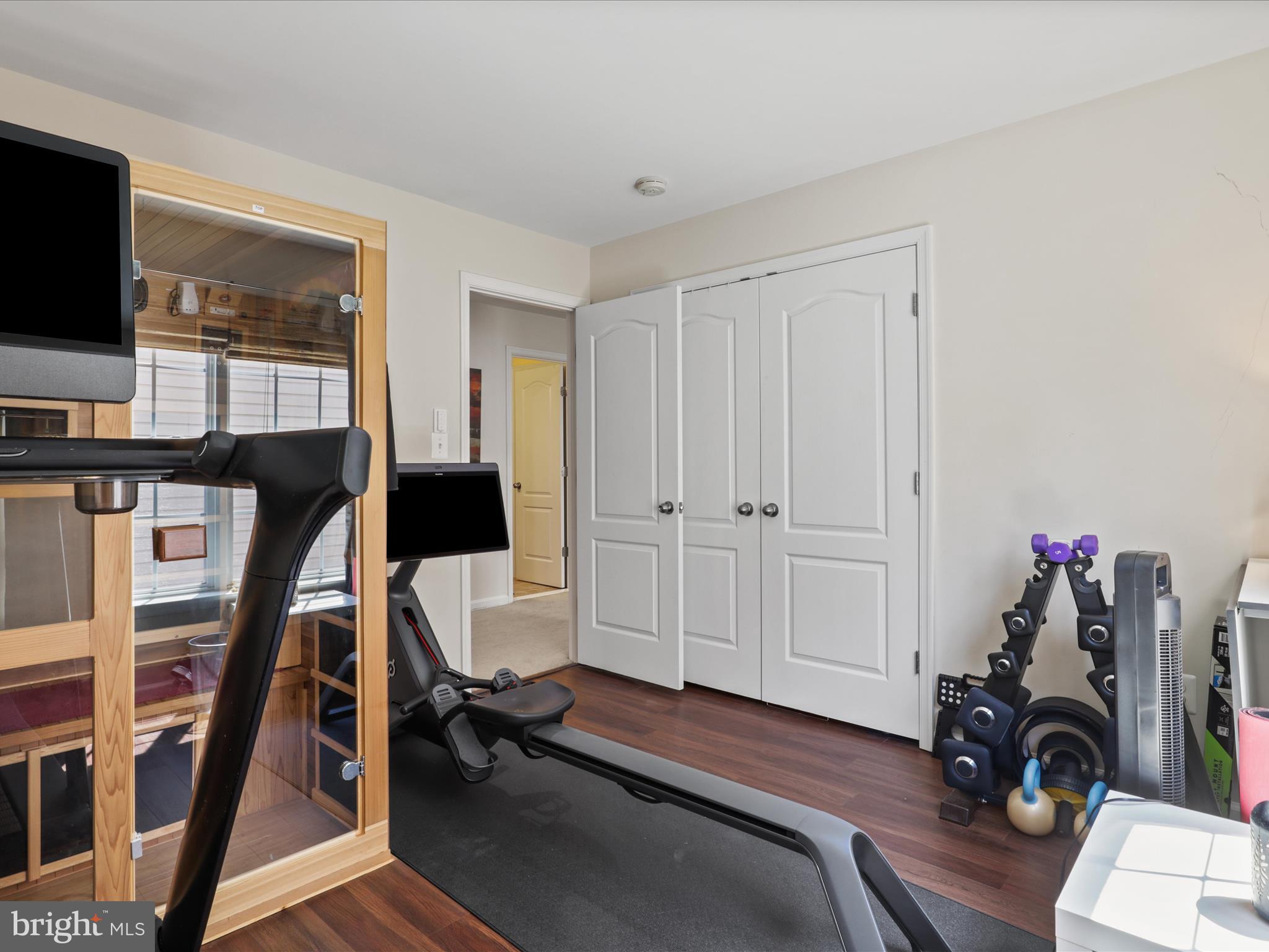 8033 ANNETTE DRIVE