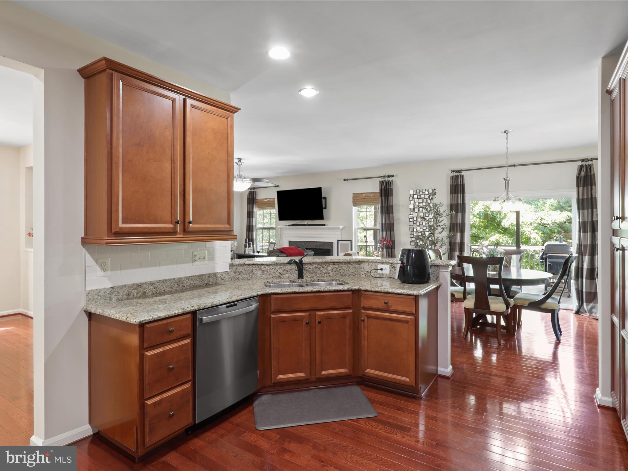 8033 ANNETTE DRIVE