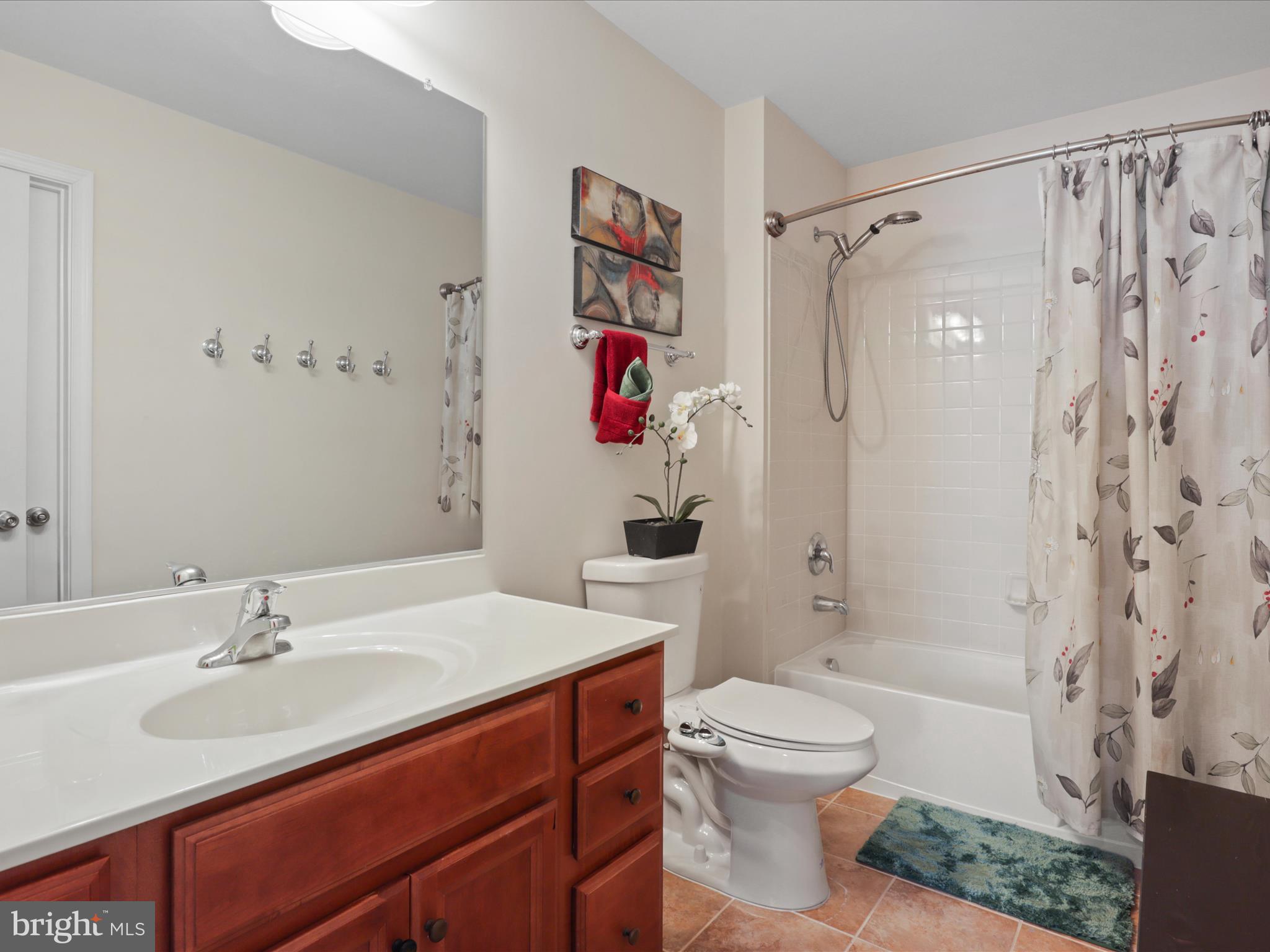 8033 ANNETTE DRIVE