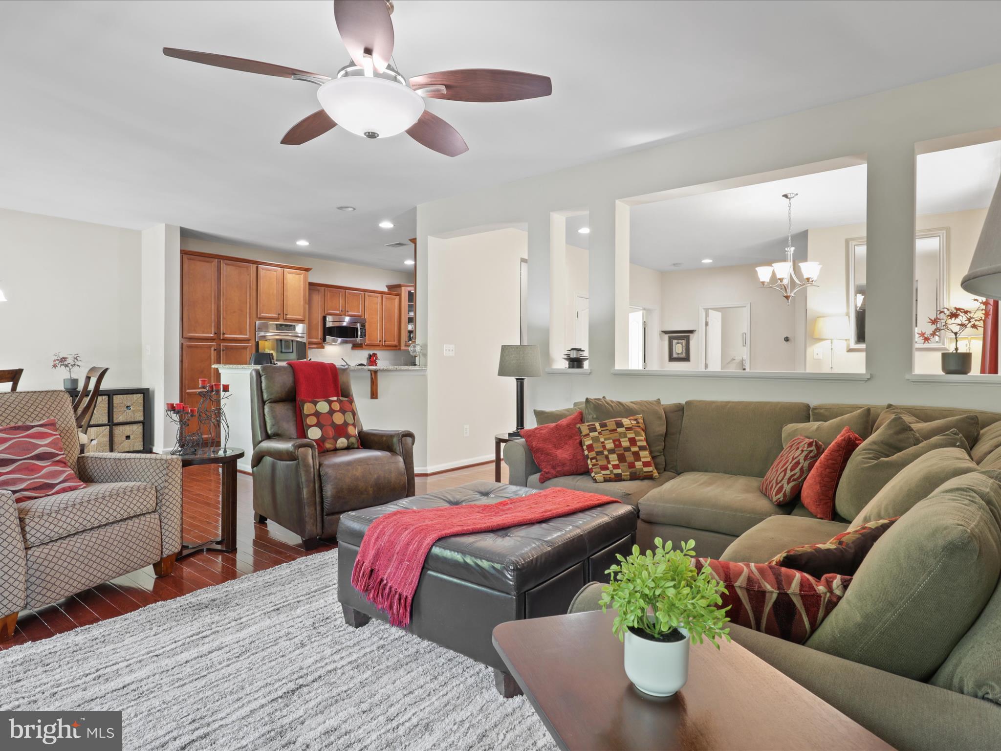 8033 ANNETTE DRIVE