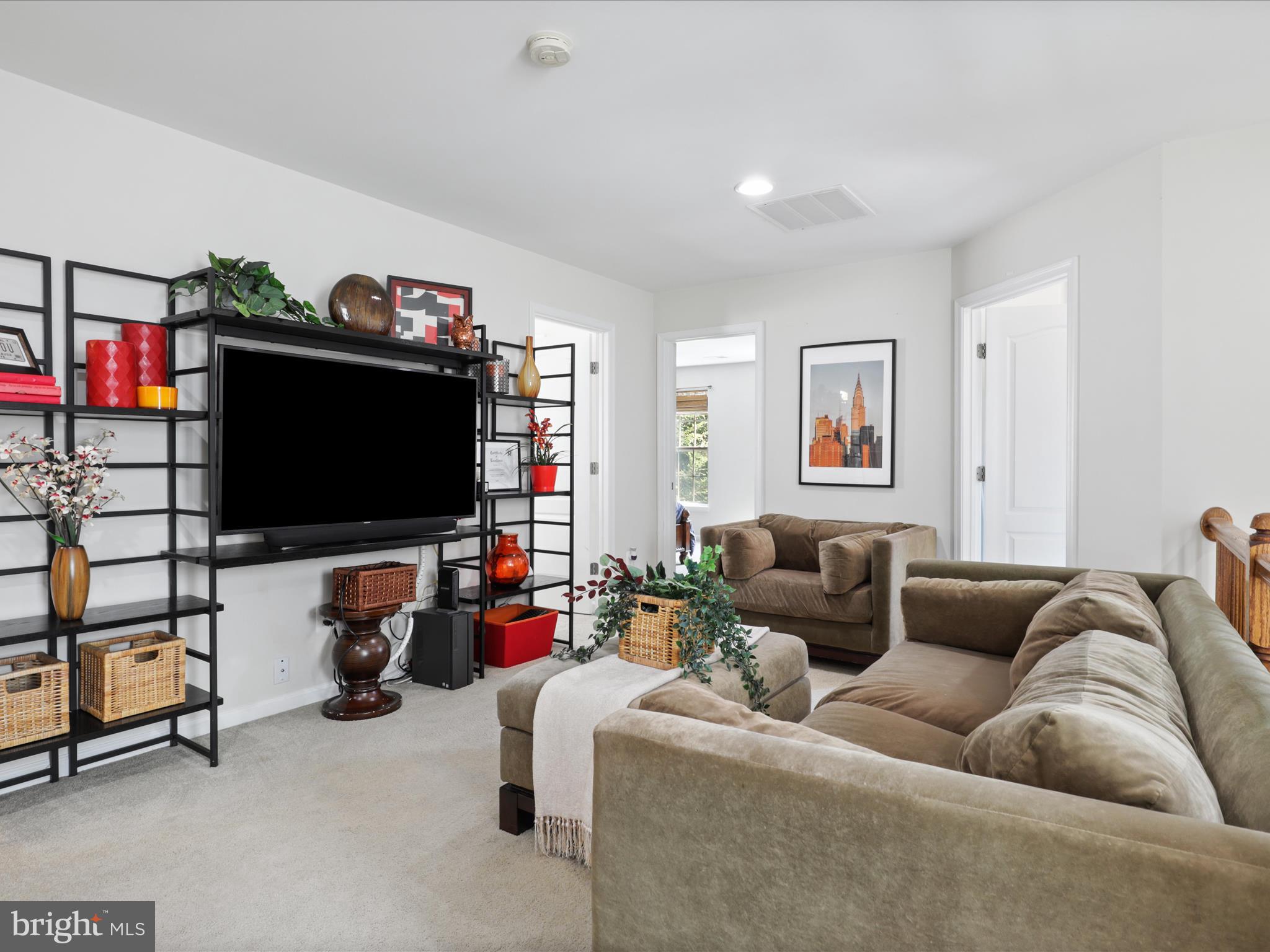 8033 ANNETTE DRIVE