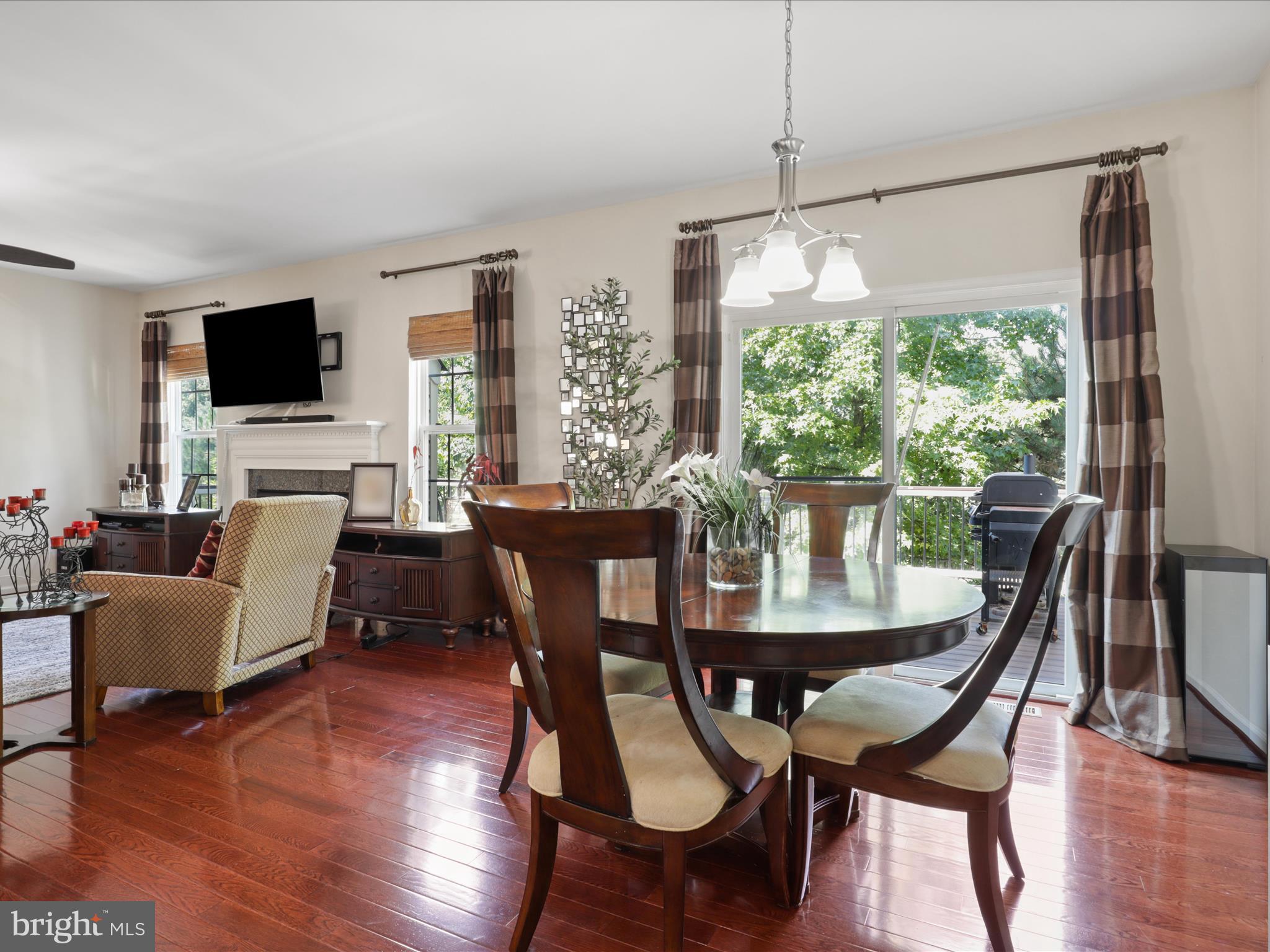 8033 ANNETTE DRIVE