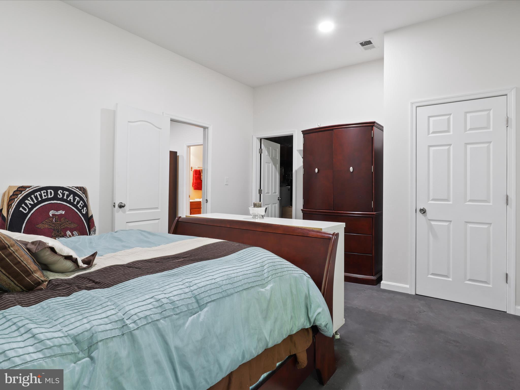 8033 ANNETTE DRIVE