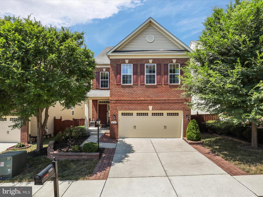 8033 ANNETTE DRIVE