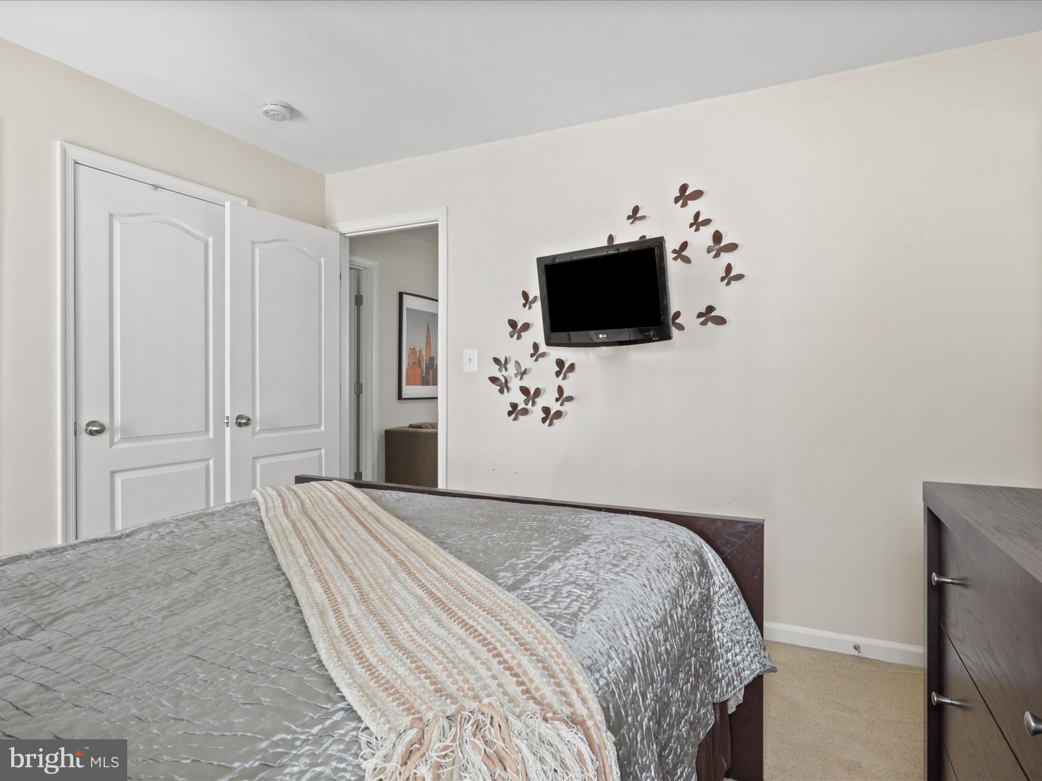 8033 ANNETTE DRIVE