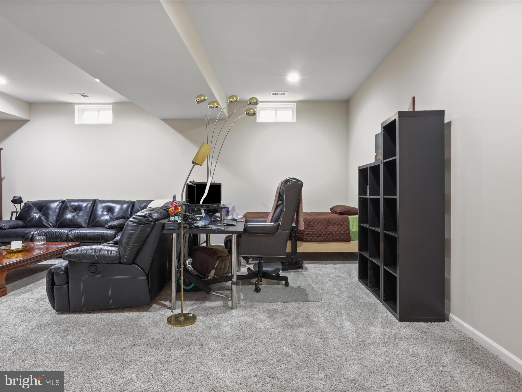 8033 ANNETTE DRIVE