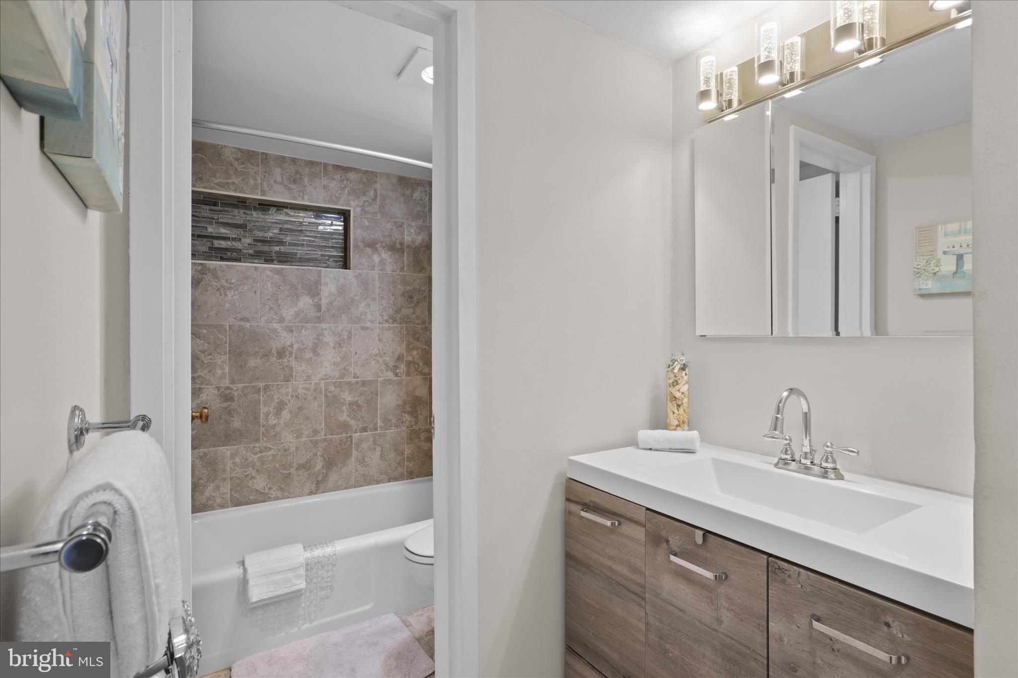 2059 HUNTINGTON AVENUE 1201
