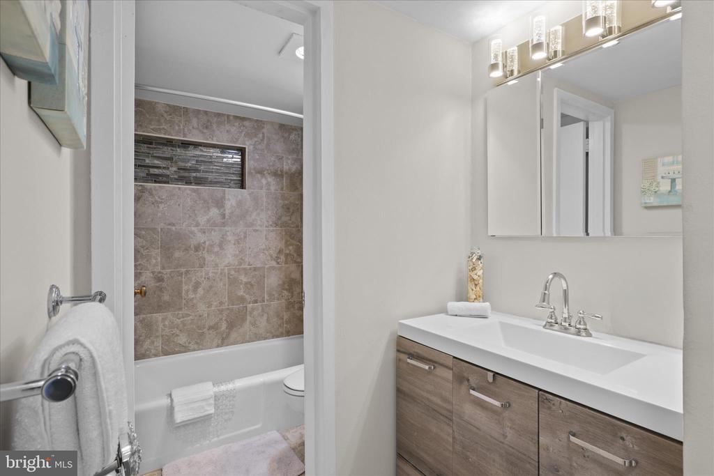 2059 HUNTINGTON AVENUE 1201