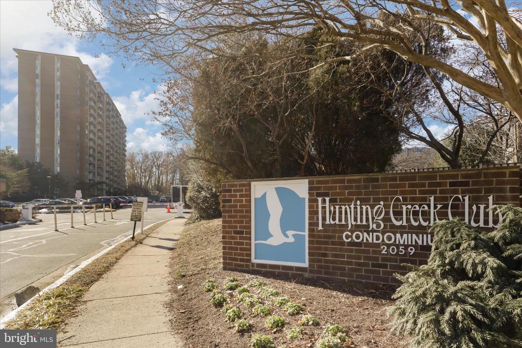 2059 HUNTINGTON AVENUE 1201