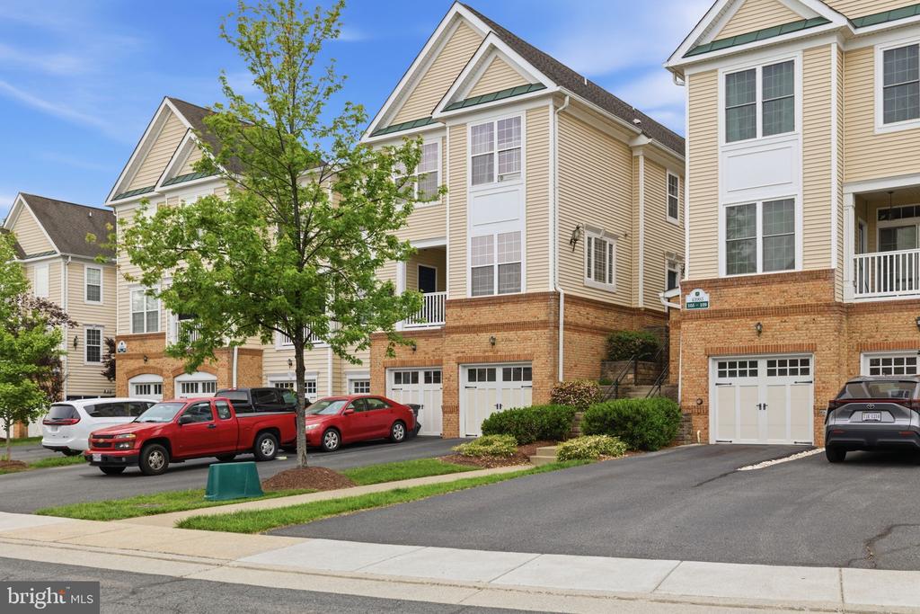 43905 HICKORY CORNER TERRACE 105